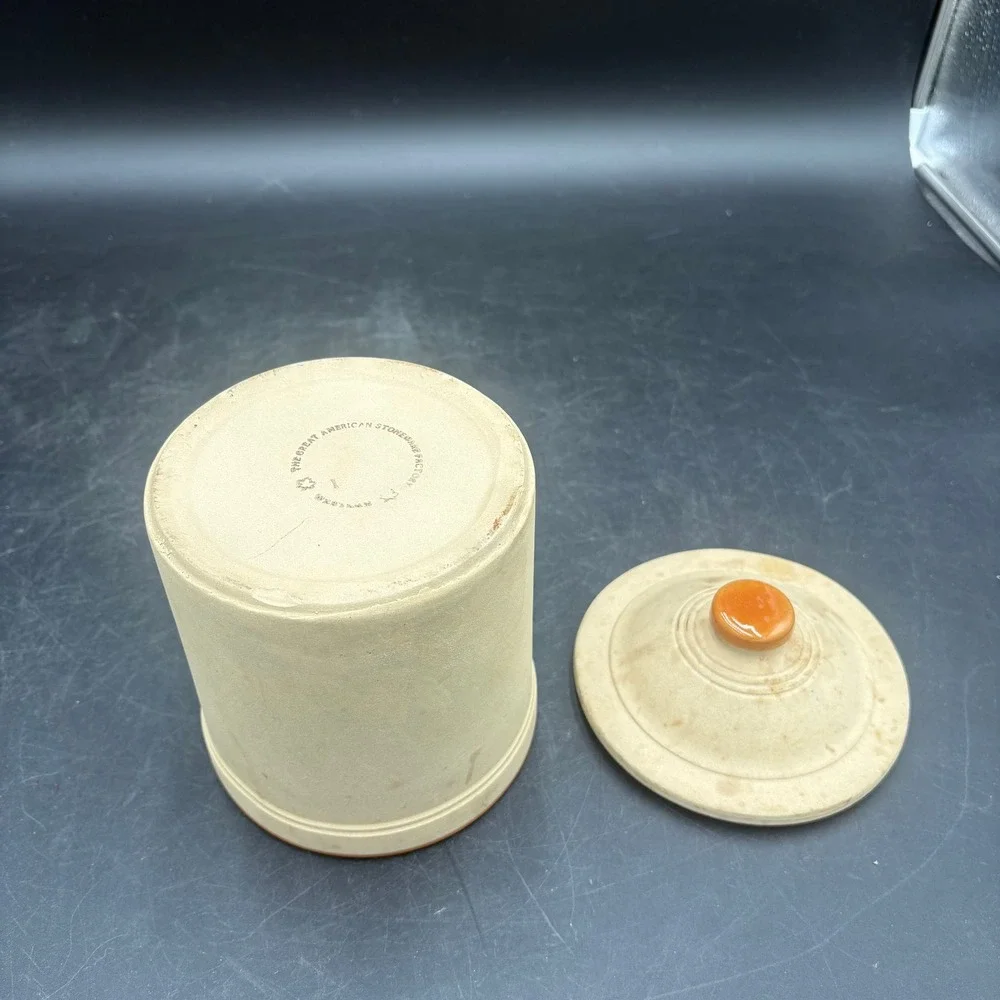 Great American Stoneware Factory Crock with Lid, Tan, Amber Glazed Interior 7in